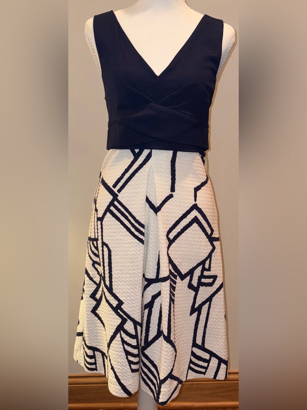 HD in Paris by Anthropologie Fit and Flare dress black/white print sz 4 EUC